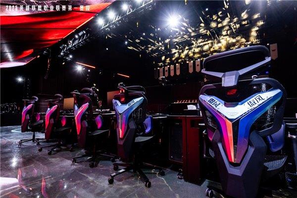26年英雄联盟职业联赛 为玩家带来超凡体验瓦利棋牌无畏竞巅峰！傲风携手2025-20(图4)