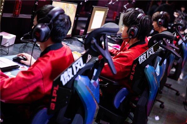 职业赛指定用椅 傲风G7凭啥这么火瓦力棋牌游戏明星直播同款 英雄联盟